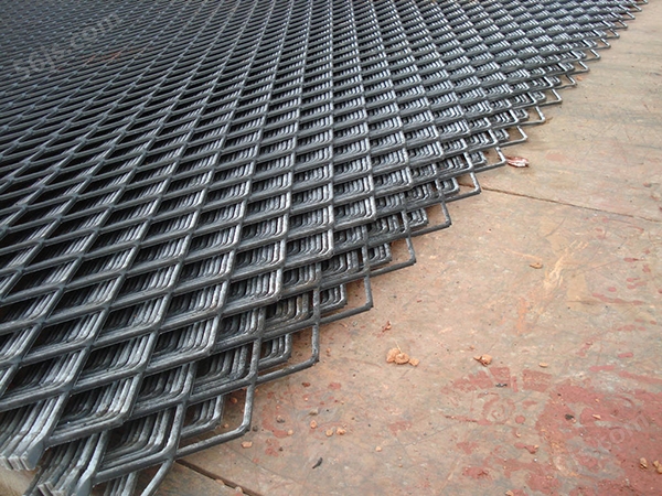 重型钢板网 - 安平县强佑丝网制造有限公司图片2